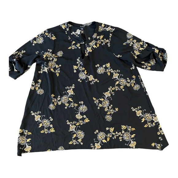 Torrid Marigold Black and Yellow Floral TunicSize 2X - Picture 6 of 12